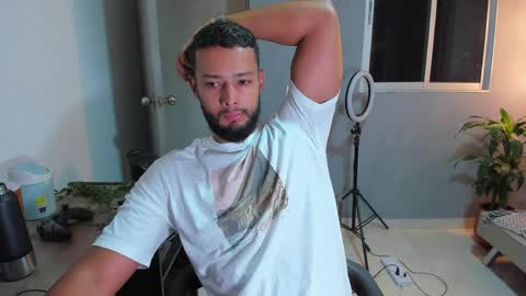 Snapshot of j_calix chatting on 13, 4, 2026 Calix Independient model Insta and twt Calixsnake online show from 13, 4, 2026