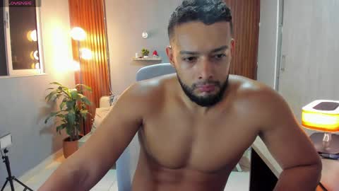 Snapshot of j_calix chatting on 12, 5, 2026 Calix Independient model Insta and twt Calixsnake online show from 12, 5, 2026