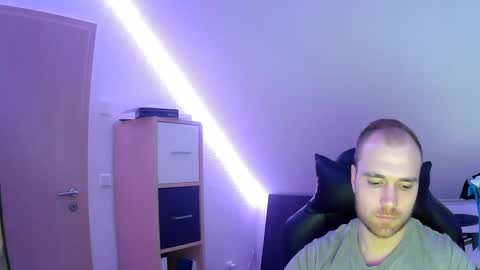 here4y online show from 27, 1, 2025