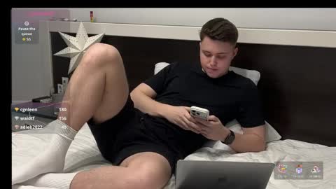 Snapshot of j_lyle_x chatting on 3, 5, 2026 j_lyle_x online show from 3, 5, 2026