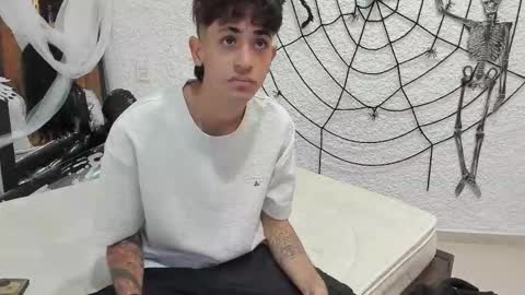 j_martony online show from 15, 10, 2025