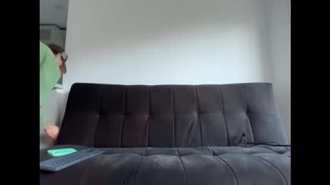 INDEPENDENT MODEL online show from 23, 9, 2025