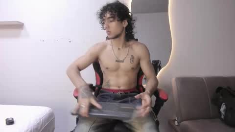 Jackes Taylor online show from 1, 2, 2026