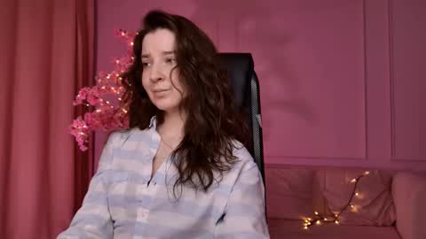 Snapshot of jackiebard chatting on 12, 9, 2025 Jackie Byrd online show from 12, 9, 2025