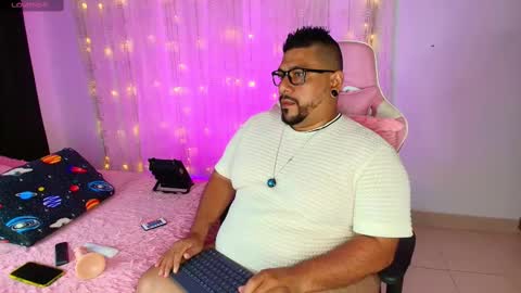 Snapshot of jacoob_woods chatting on 4, 3, 2025 daddy sir master bear online show from 4, 3, 2025