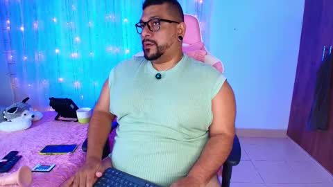 Snapshot of jacoob_woods chatting on 8, 3, 2025 daddy sir master bear online show from 8, 3, 2025
