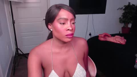 Jade online show from 5, 11, 2025