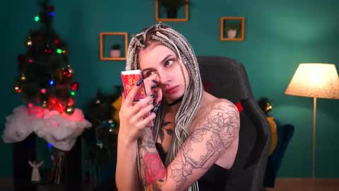 jade_castle online show from 15, 12, 2024