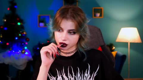 jade_castle online show from 14, 1, 2025