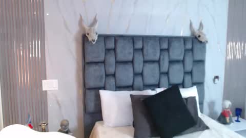 Snapshot of jade_fg chatting on 25, 10, 2025 Sara online show from 25, 10, 2025