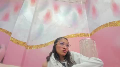 Snapshot of jade_greeyy_ chatting on 2, 11, 2025 Jade Greeyy online show from 2, 11, 2025