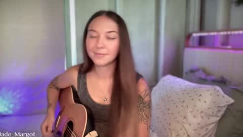 Snapshot of jade_margot chatting on 8, 11, 2025 Jade Margot online show from 8, 11, 2025