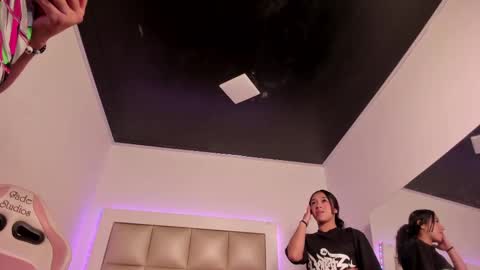 jadeestudios online show from 16, 9, 2025