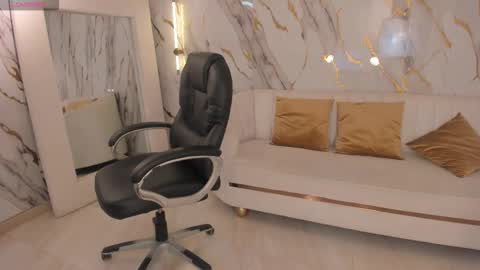 JADE EVANS online show from 23, 9, 2025