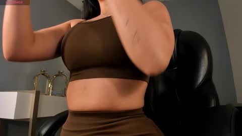 JADE EVANS online show from 9, 10, 2025