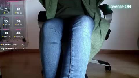 Snapshot of jadefxxt2 chatting on 18, 12, 2025 Jadefxxt online show from 18, 12, 2025