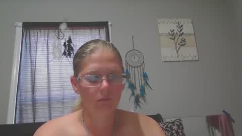 Snapshot of jadeluv chatting on 4, 10, 2025 JadeLuv online show from 4, 10, 2025