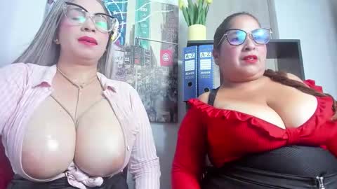 Snapshot of jademooms chatting on 11, 10, 2025 JADEMOOMS online show from 11, 10, 2025