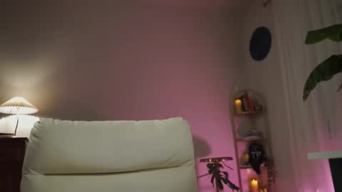 Snapshot of jadeperez_ chatting on 7, 11, 2025 Jade online show from 7, 11, 2025