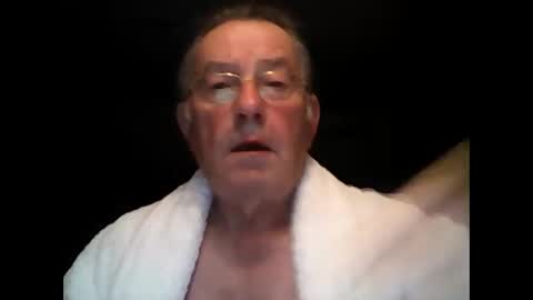 Snapshot of jahanc01 chatting on 13, 10, 2025 Malko online show from 13, 10, 2025