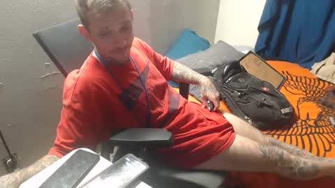 Snapshot of jake265897 chatting on 11, 10, 2025 showingitoff online show from 11, 10, 2025