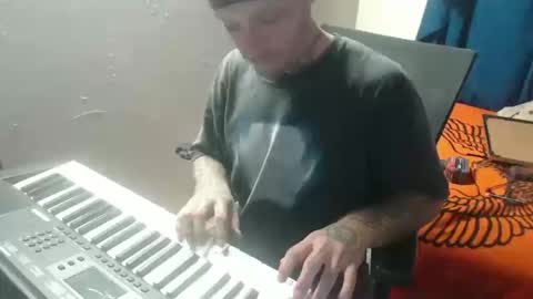 Snapshot of jake265897 chatting on 14, 10, 2025 showingitoff online show from 14, 10, 2025