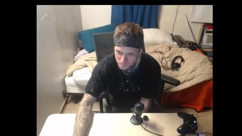 Snapshot of jake265897 chatting on 27, 10, 2025 showingitoff online show from 27, 10, 2025