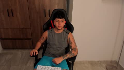 Snapshot of jake_pons chatting on 29, 10, 2025 Jake Pons online show from 29, 10, 2025