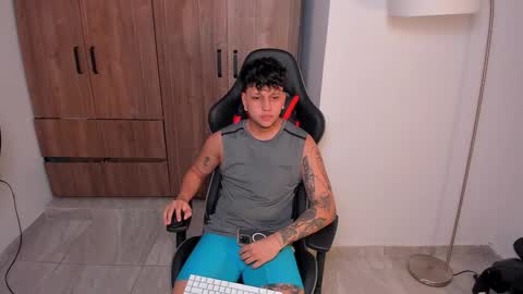 Snapshot of jake_pons chatting on 28, 11, 2025 Jake Pons online show from 28, 11, 2025