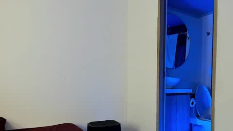 Snapshot of jakee_brown chatting on 8, 2, 2025 Santiago online show from 8, 2, 2025