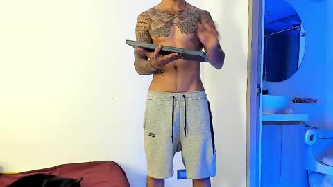 Snapshot of jakee_brown chatting on 11, 2, 2025 Santiago online show from 11, 2, 2025