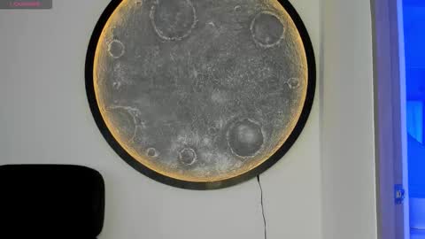 Santiago online show from 8, 11, 2025