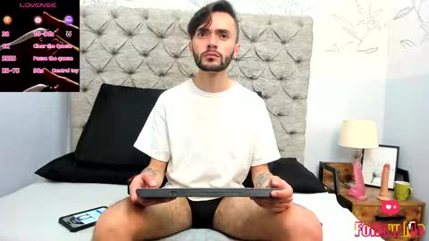 jakemagnus_ online show from 6, 1, 2025