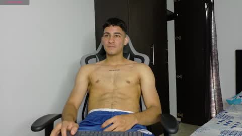 Snapshot of jakemonroe1 chatting on 14, 4, 2026 JakeMonroe online show from 14, 4, 2026