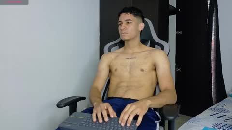 Snapshot of jakemonroe1 chatting on 15, 4, 2026 JakeMonroe online show from 15, 4, 2026