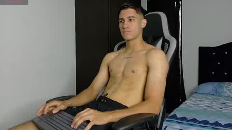 Snapshot of jakemonroe1 chatting on 21, 4, 2026 JakeMonroe online show from 21, 4, 2026