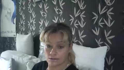 Snapshot of jakkilouise chatting on 6, 11, 2025 JAKKI LOUISE pornstar online show from 6, 11, 2025