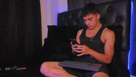 Snapshot of james1lee_ chatting on 16, 12, 2024 LeonardoInsta LeonardoperezcoPvt open online show from 16, 12, 2024