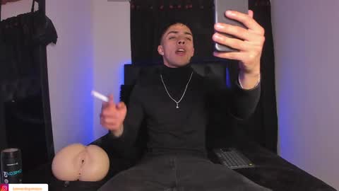 Snapshot of james1lee_ chatting on 27, 2, 2025 LeonardoInsta LeonardoperezcoPvt open online show from 27, 2, 2025