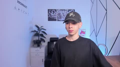 james_adamss_ online show from 20, 11, 2025