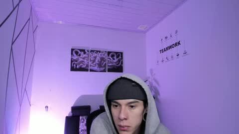 james_adamss_ online show from 17, 12, 2025