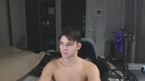 Snapshot of james_friends chatting on 2, 3, 2026 James online show from 2, 3, 2026