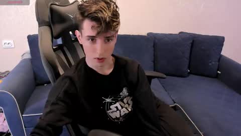 Snapshot of james_mil chatting on 24, 9, 2025 James online show from 24, 9, 2025