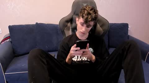 Snapshot of james_mil chatting on 2, 10, 2025 James online show from 2, 10, 2025