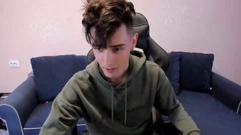 Snapshot of james_mil chatting on 24, 10, 2025 James online show from 24, 10, 2025