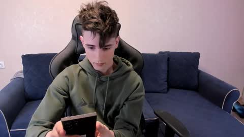 Snapshot of james_mil chatting on 25, 10, 2025 James online show from 25, 10, 2025