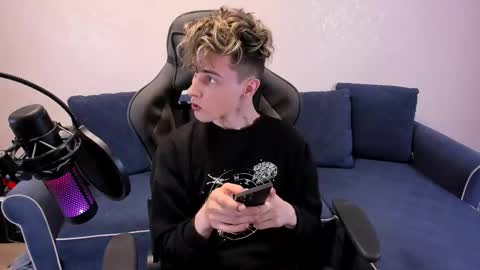 James online show from 6, 11, 2025