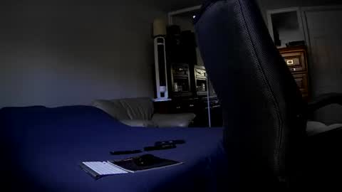 James Bondage online show from 19, 7, 2026