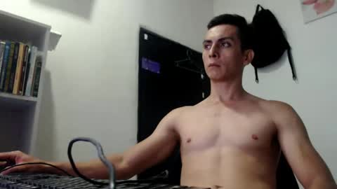 Snapshot of jamesbrom2000 chatting on 19, 11, 2025 jamesbrom2000 online show from 19, 11, 2025