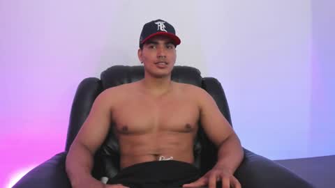 Snapshot of jamesgraay chatting on 3, 2, 2025 James Gray online show from 3, 2, 2025